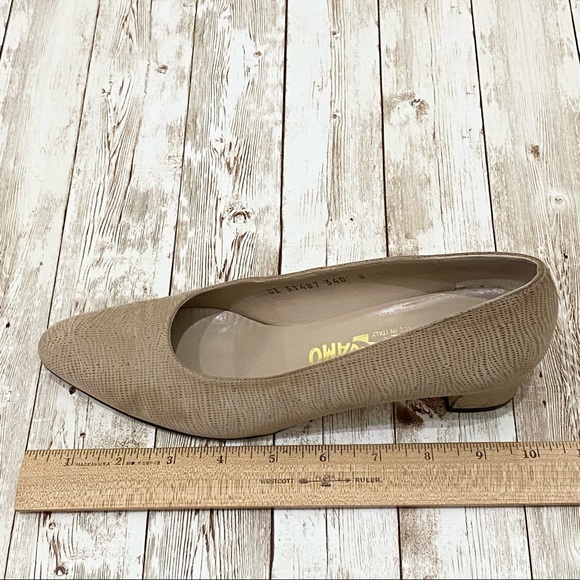 SALVATORE FERRAGAMO Nude Beige Textured Leather Low Heel Pumps Size 8 AAAA - Picture 8 of 15